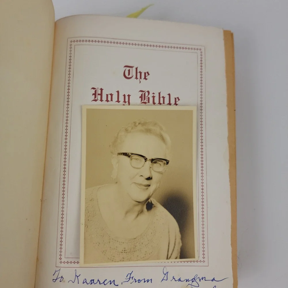 Vintage King James Version Holy Bible Books Inc White Hardcover 1961 KJV